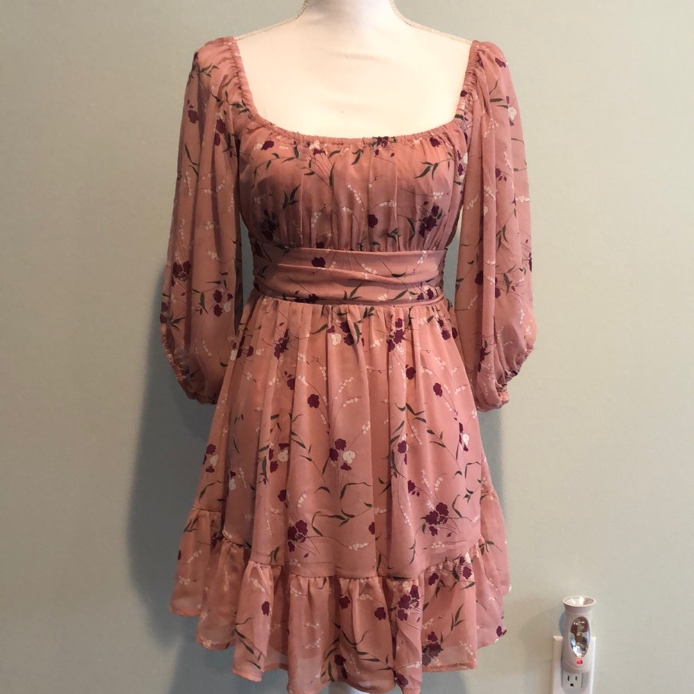 DEBBIE DABBLE  NWTS Rose color, dress with zipper and tie in back size 8,